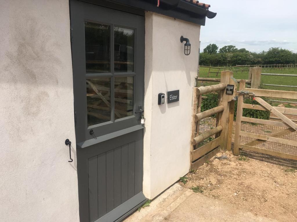 Russet Yate Exterior foto